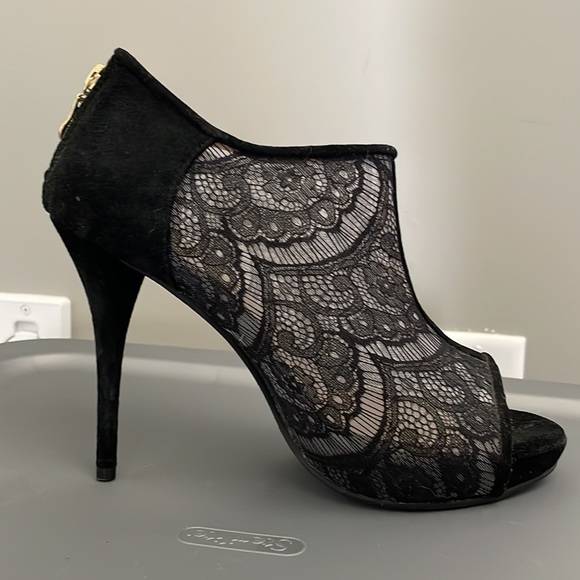 Black Lace Heels - Picture 3 of 3